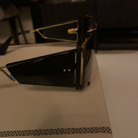 *Dita* Souliner Two - Picture 8 of 9